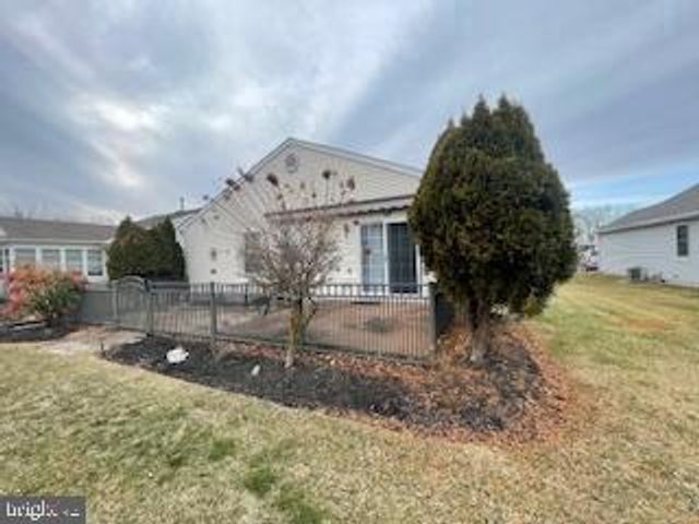 241 GAUNT DR, Mickleton, NJ 08056