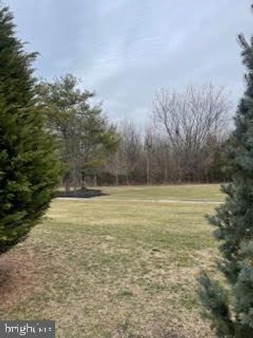 241 GAUNT DR, Mickleton, NJ 08056