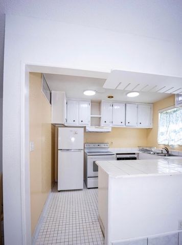 3240 Ridge Hill Road C, Boynton Beach, FL 33435