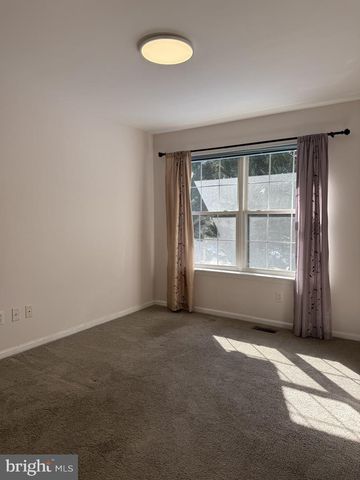 15 FOREST GATE LN, Wilmington, DE 19810