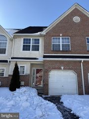 15 FOREST GATE LN, Wilmington, DE 19810