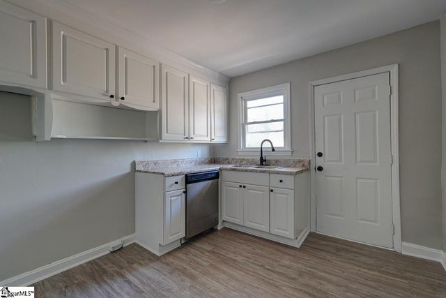 32 Bagwell Circle, Greenville, SC 29605