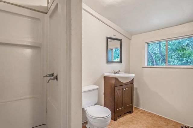 811 Kickapoo St, Jacksonville, TX 75766