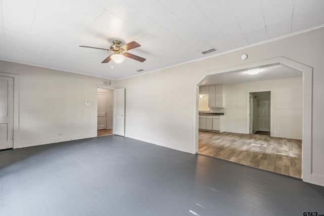 811 Kickapoo St, Jacksonville, TX 75766