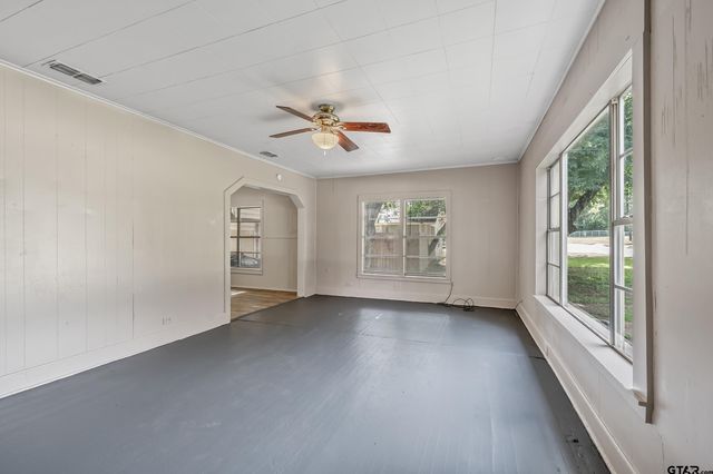 811 Kickapoo St, Jacksonville, TX 75766