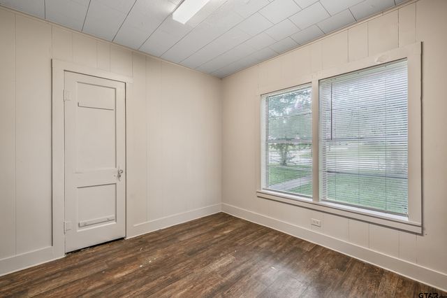 811 Kickapoo St, Jacksonville, TX 75766