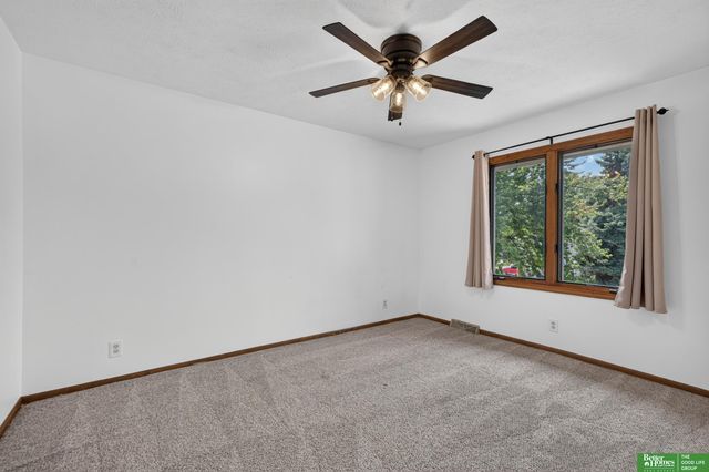 16616 Cedar Circle, Omaha, NE 68130