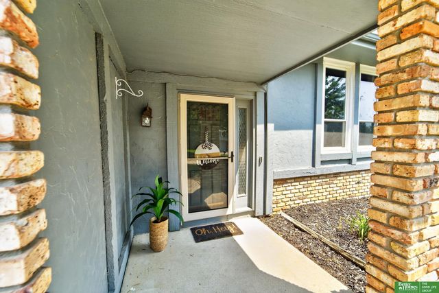 16616 Cedar Circle, Omaha, NE 68130