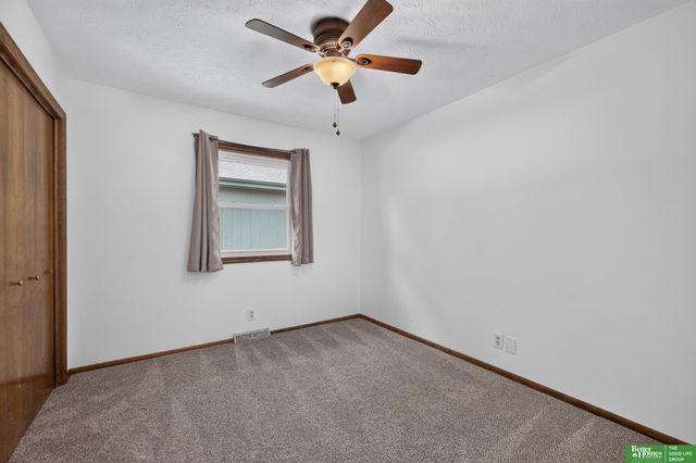 16616 Cedar Circle, Omaha, NE 68130
