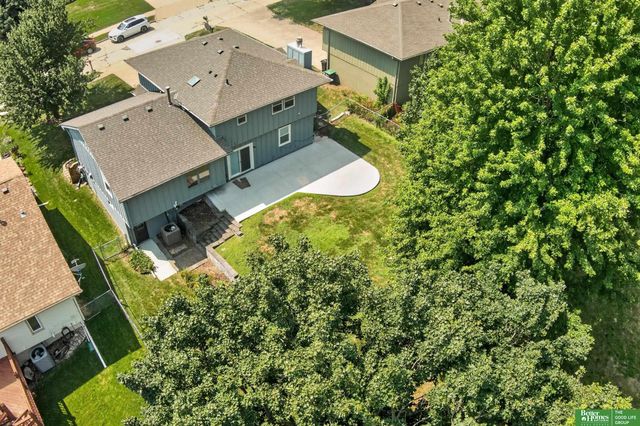 16616 Cedar Circle, Omaha, NE 68130