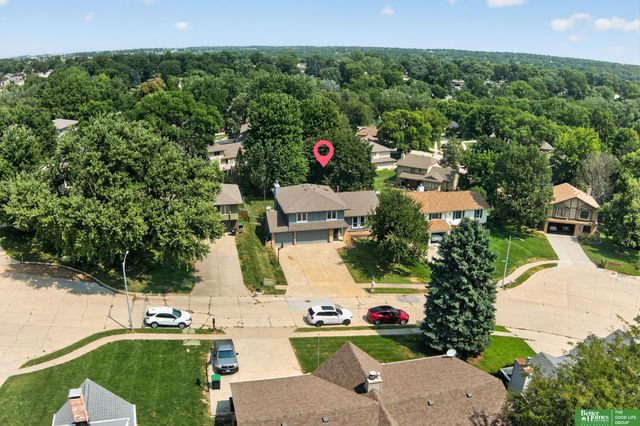 16616 Cedar Circle, Omaha, NE 68130