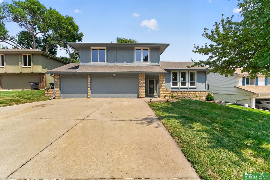 16616 Cedar Circle, Omaha, NE 68130