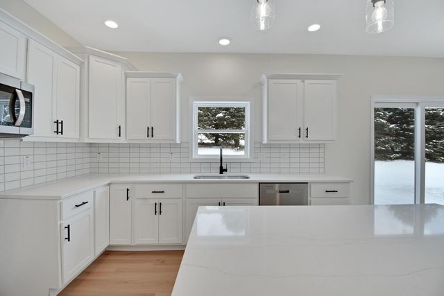 708 Rapp Drive, Mahomet, IL 61853