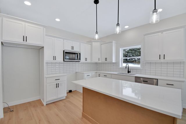 708 Rapp Drive, Mahomet, IL 61853