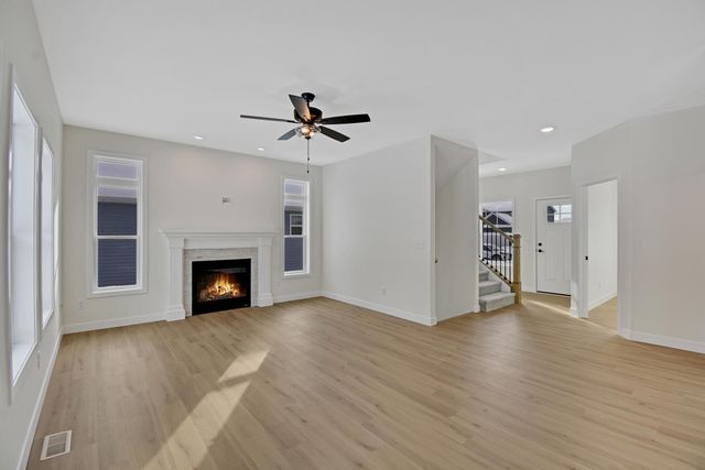 708 Rapp Drive, Mahomet, IL 61853