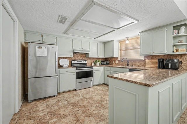 4806 NE Columbia Ave, Lawton, OK 73507