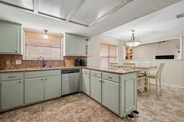 4806 NE Columbia Ave, Lawton, OK 73507