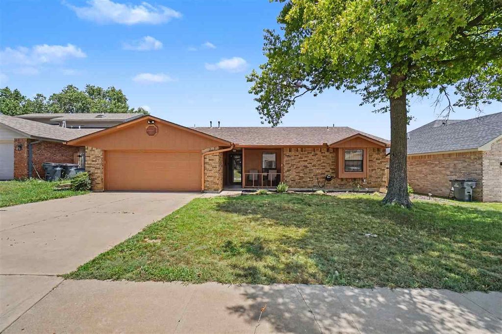 4806 NE Columbia Ave, Lawton, OK 73507