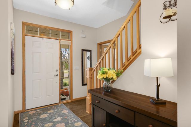 6121 Summit Curve S, Cottage Grove, MN 55016