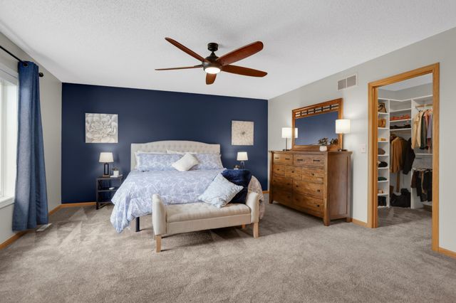 6121 Summit Curve S, Cottage Grove, MN 55016