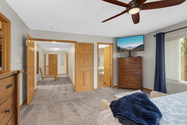 6121 Summit Curve S, Cottage Grove, MN 55016