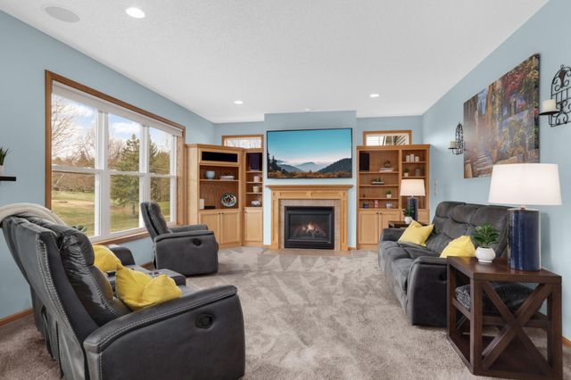 6121 Summit Curve S, Cottage Grove, MN 55016