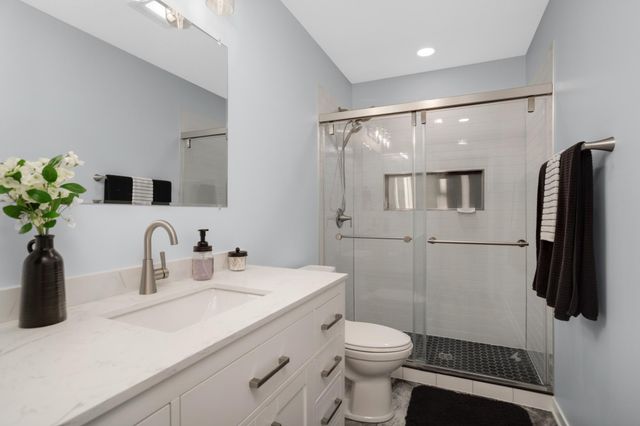 6121 Summit Curve S, Cottage Grove, MN 55016