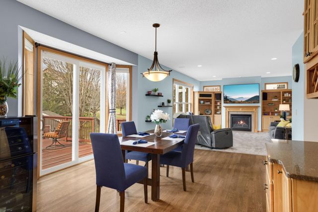 6121 Summit Curve S, Cottage Grove, MN 55016