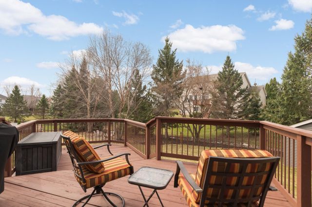 6121 Summit Curve S, Cottage Grove, MN 55016