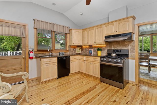 23 BLOOMER DR, Burlington, NJ 08016