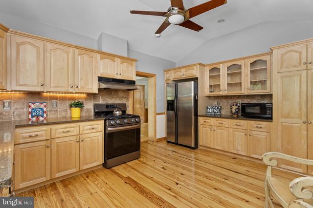 23 BLOOMER DR, Burlington, NJ 08016
