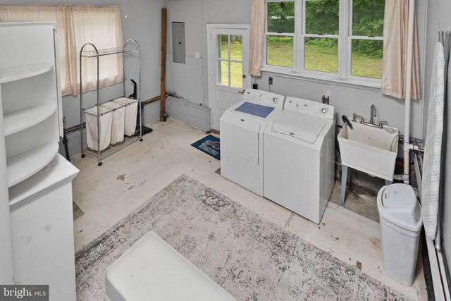23 BLOOMER DR, Burlington, NJ 08016