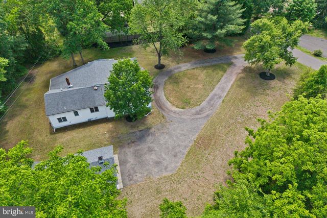 23 BLOOMER DR, Burlington, NJ 08016