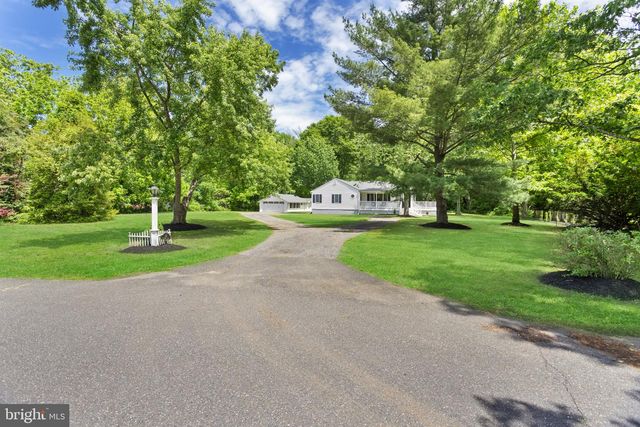 23 BLOOMER DR, Burlington, NJ 08016