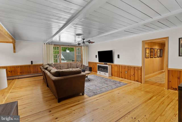 23 BLOOMER DR, Burlington, NJ 08016