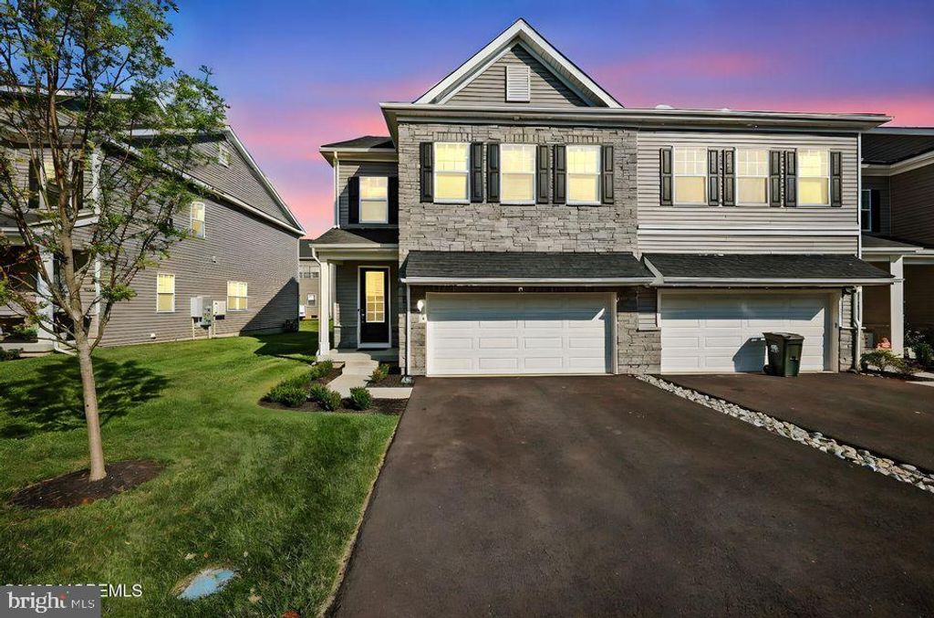 1006 NAVIGATOR AVE, Marlboro, NJ 07746