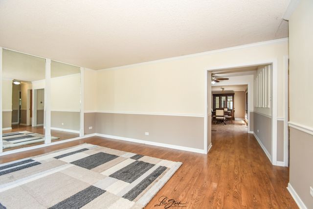 959 Ridge Avenue, Elk Grove Village, IL 60007