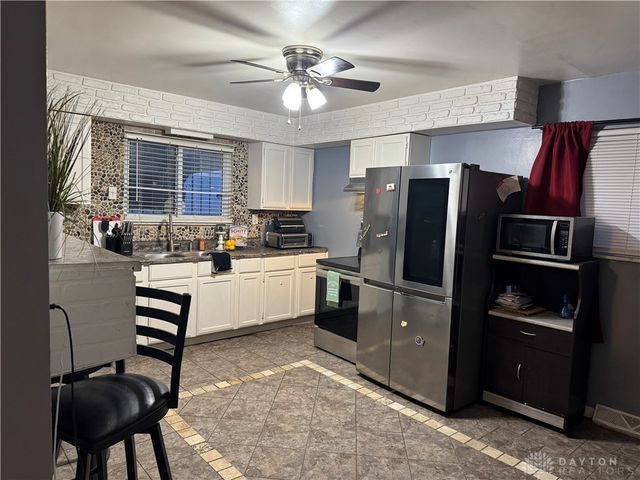 5510 W Riverview Avenue, Dayton, OH 45406