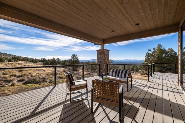 13210 SW Seven Peaks Loop, Powell Butte, OR 97753