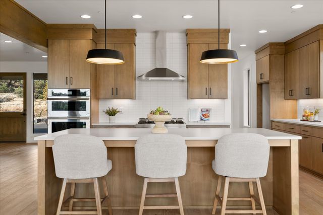 13210 SW Seven Peaks Loop, Powell Butte, OR 97753