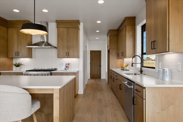 13210 SW Seven Peaks Loop, Powell Butte, OR 97753