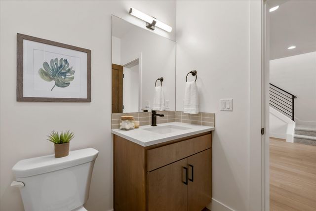 13210 SW Seven Peaks Loop, Powell Butte, OR 97753