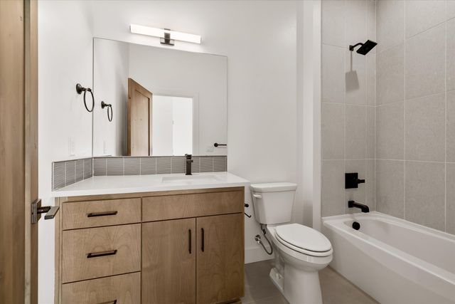 13210 SW Seven Peaks Loop, Powell Butte, OR 97753