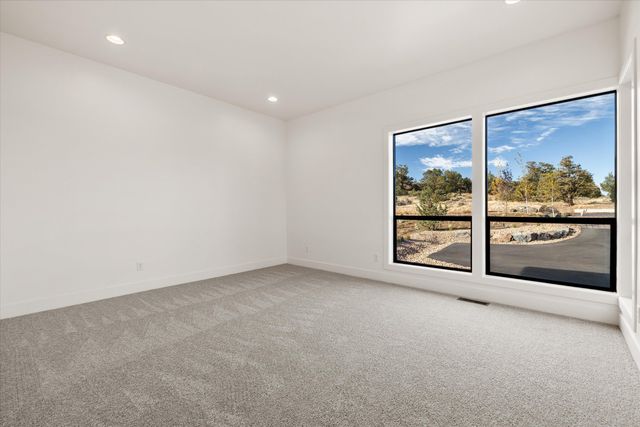 13210 SW Seven Peaks Loop, Powell Butte, OR 97753