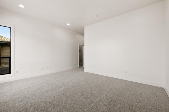 13210 SW Seven Peaks Loop, Powell Butte, OR 97753