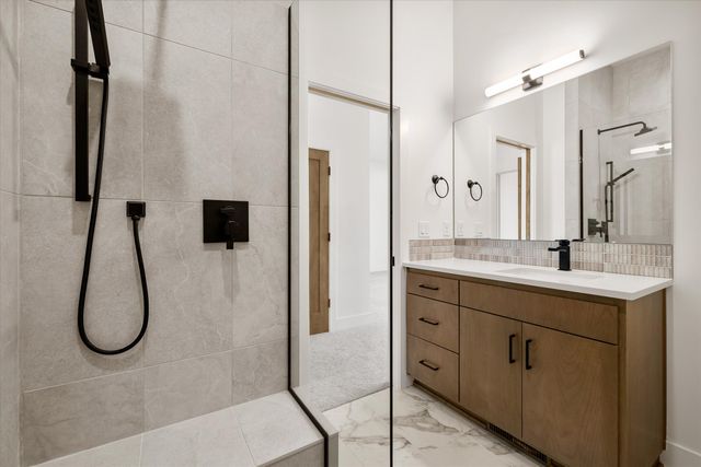 13210 SW Seven Peaks Loop, Powell Butte, OR 97753