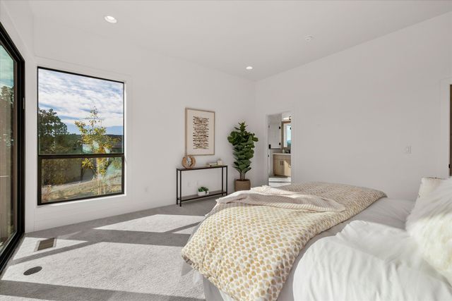 13210 SW Seven Peaks Loop, Powell Butte, OR 97753