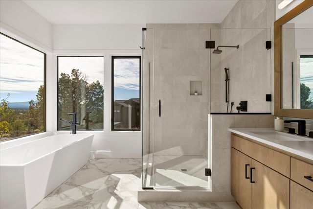 13210 SW Seven Peaks Loop, Powell Butte, OR 97753