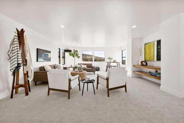 13210 SW Seven Peaks Loop, Powell Butte, OR 97753