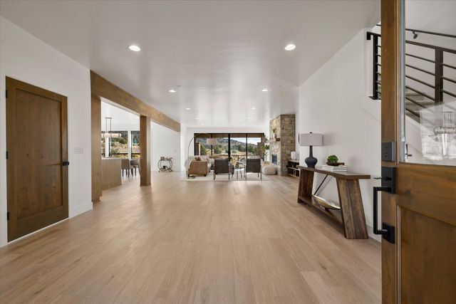 13210 SW Seven Peaks Loop, Powell Butte, OR 97753